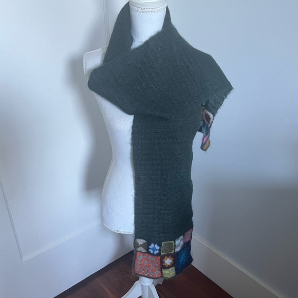 Hand knit Scarf - Picture 2 of 5